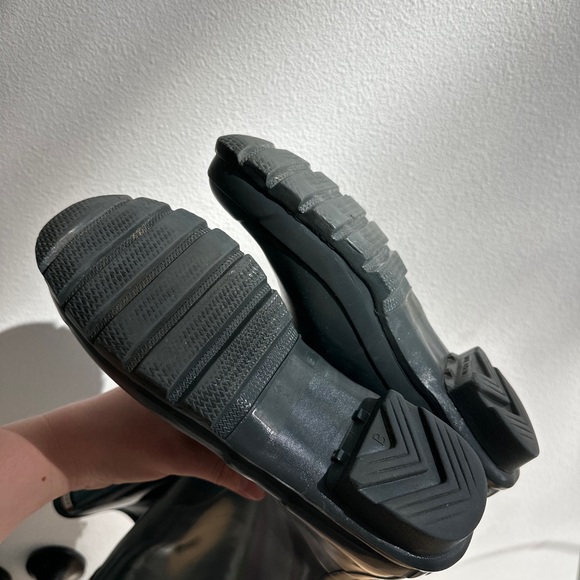 Hunters Original Glossy Grey Rain-boots - Picture 3 of 4